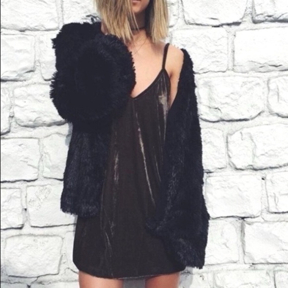 2/$$25 SEEK The Label Green Velvet V-Neck Mini Dress
